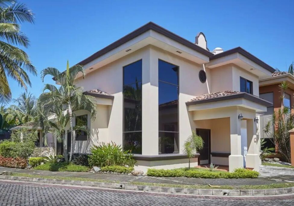 casa-macaw